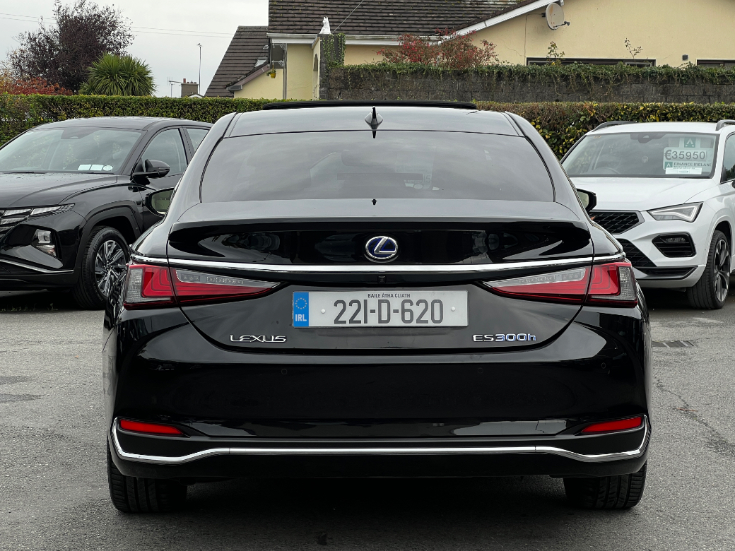 2022 Lexus ES 300h