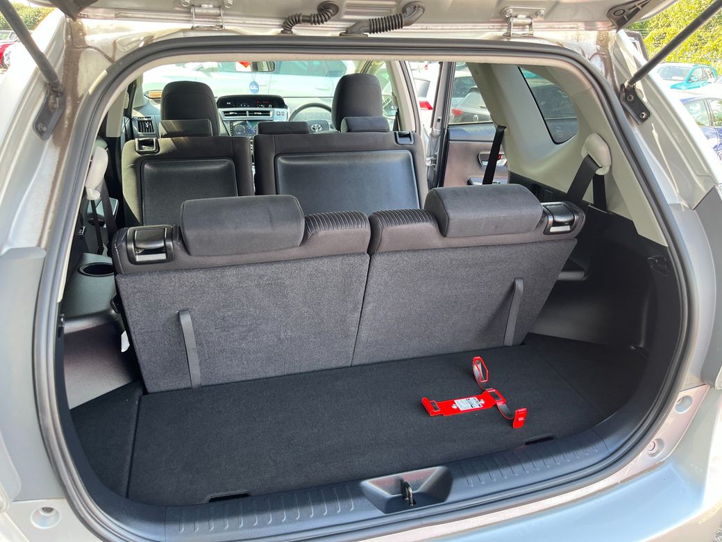 2020 Toyota Prius Alpha