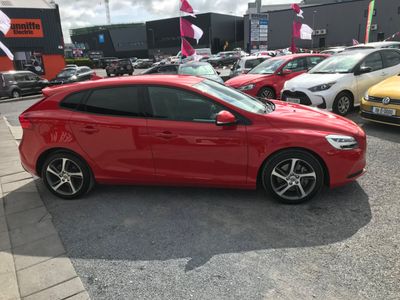 2018 Volvo V40