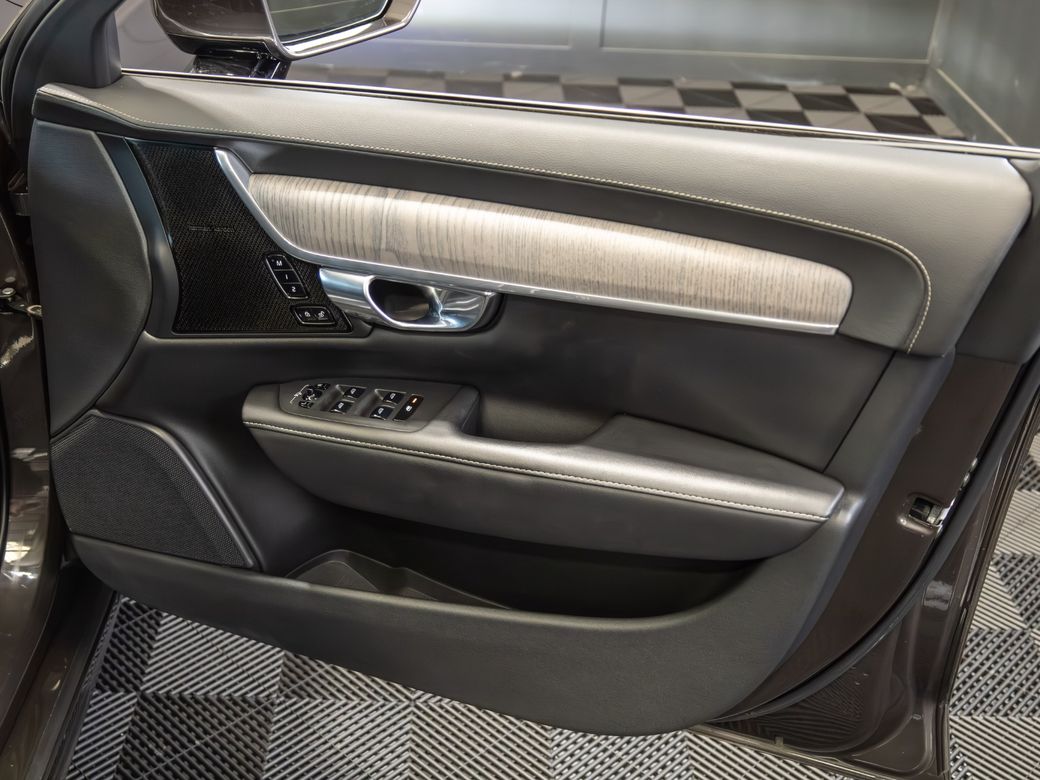 2021 Volvo S90