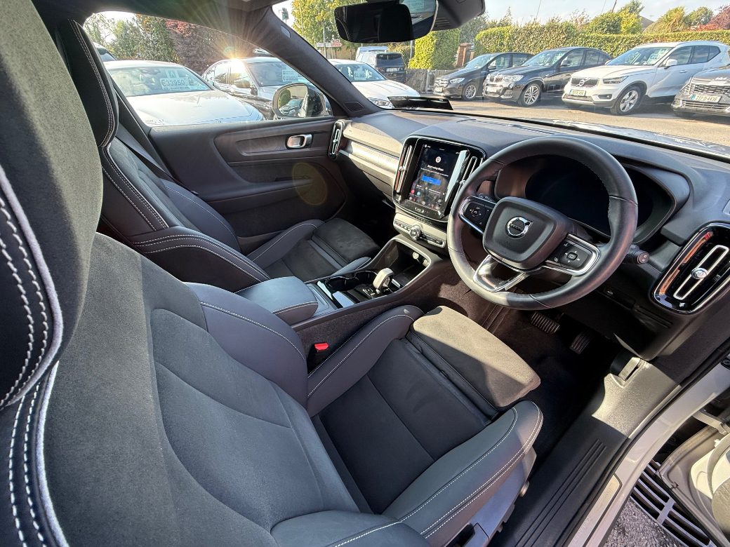 2022 Volvo XC40