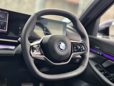 2025 BMW i5
