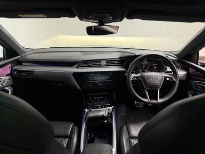 2023 Audi Q8
