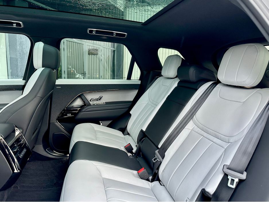 2025 Land Rover Range Rover Sport