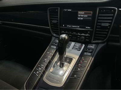 2016 Porsche Panamera