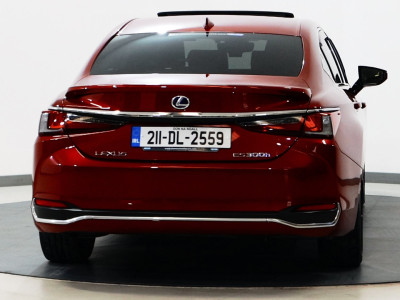 2021 Lexus ES 300h