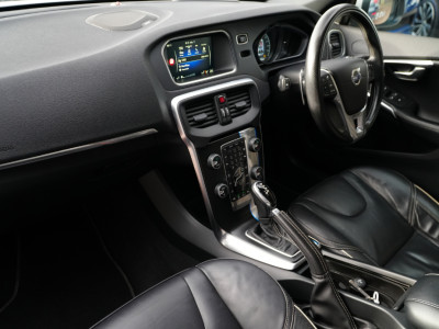 2016 Volvo V40