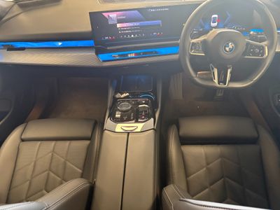 2025 BMW 530