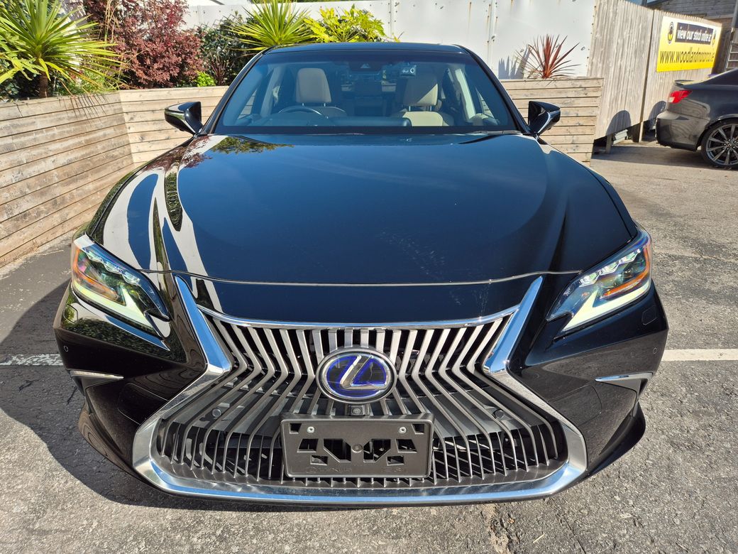 2021 Lexus ES 300h