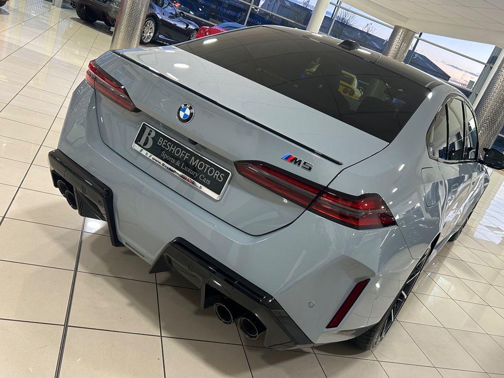 2025 BMW M5