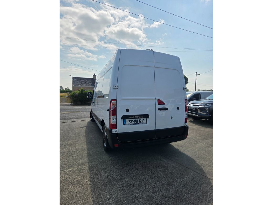 2023 Renault Master