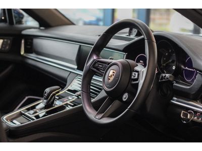 2023 Porsche Panamera