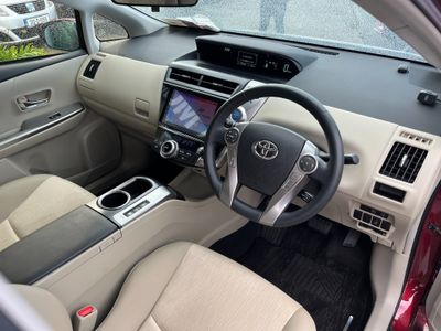 2019 Toyota Prius Alpha