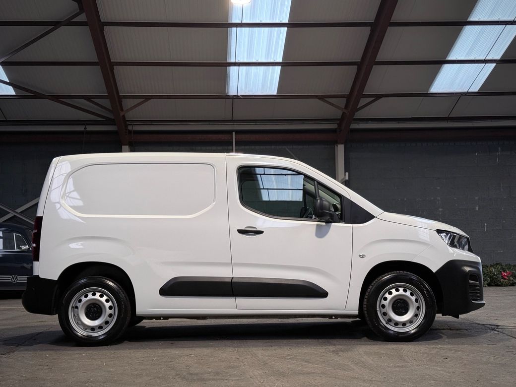 2023 Peugeot Partner