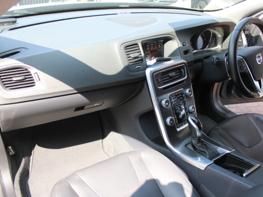2016 Volvo V60 Cross Country