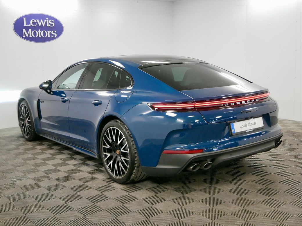 2025 Porsche Panamera