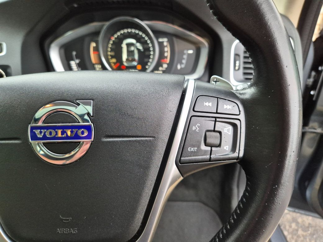 2017 Volvo V60 Cross Country