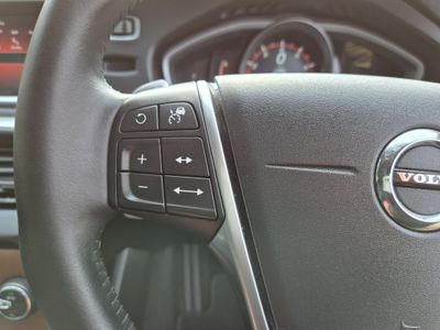 2018 Volvo V40
