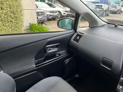 2016 Toyota Prius Alpha