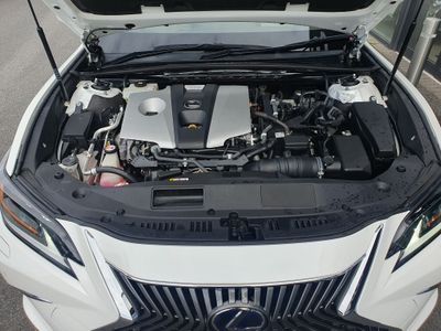 2019 Lexus ES 300h