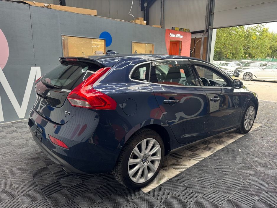 2015 Volvo V40
