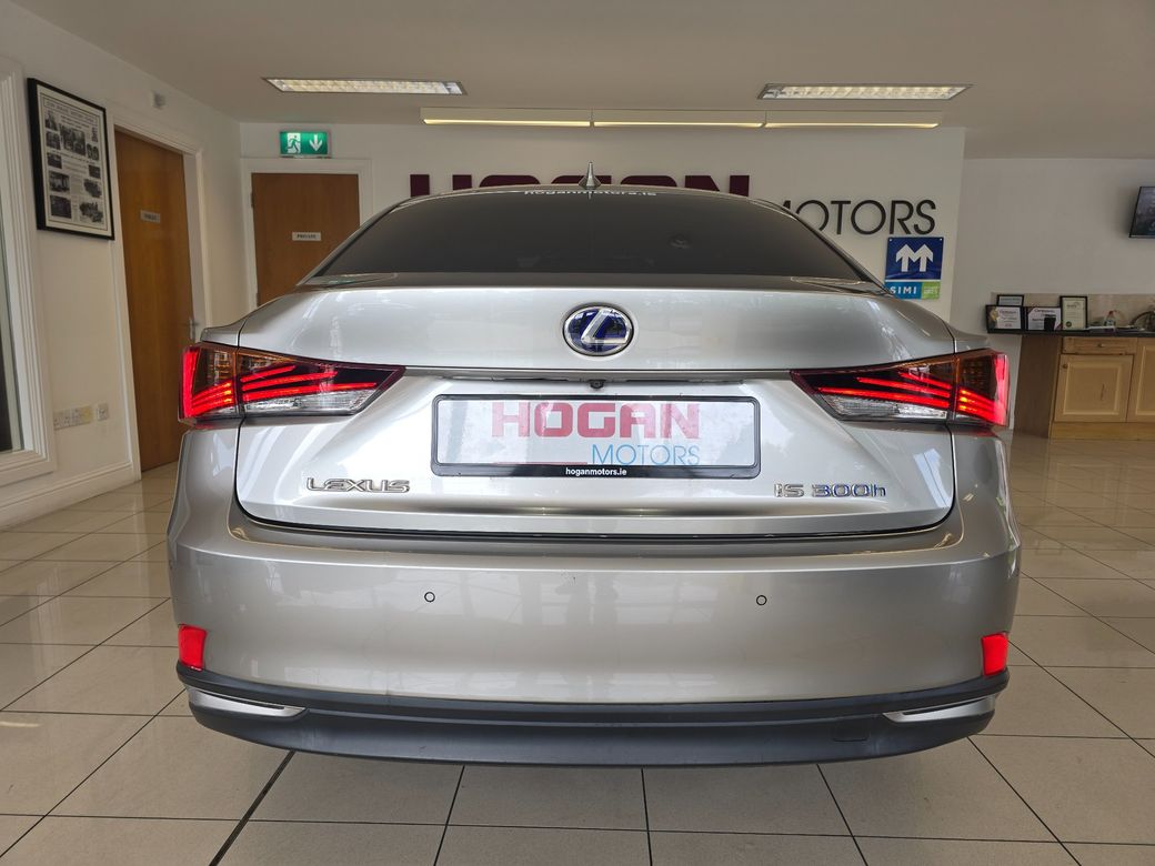 2019 Lexus IS 300h