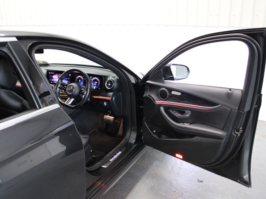 2021 Mercedes-Benz E 300