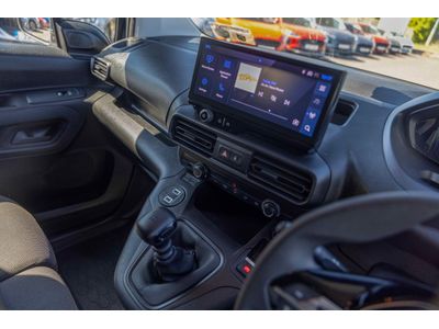 2025 Peugeot Partner
