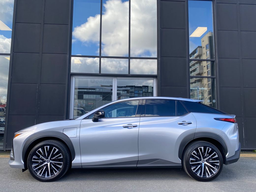 2025 Lexus RZ