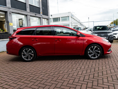 2016 Toyota Auris