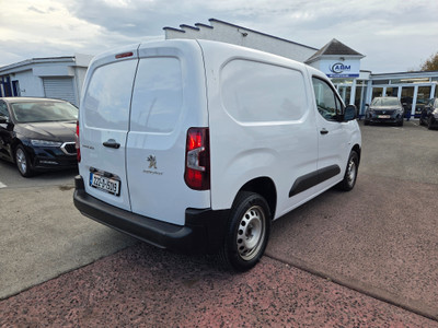 2022 Peugeot Partner