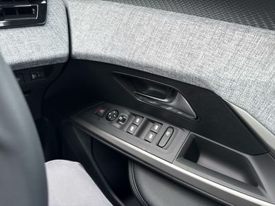 2025 Peugeot 5008