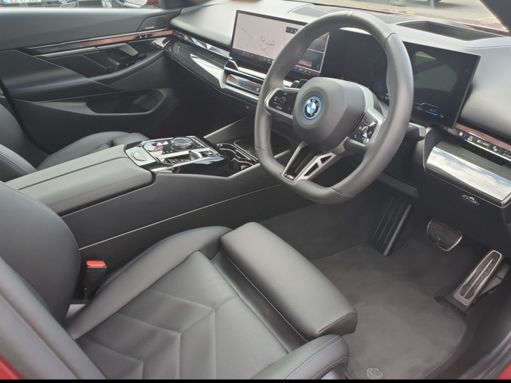 2025 BMW 530
