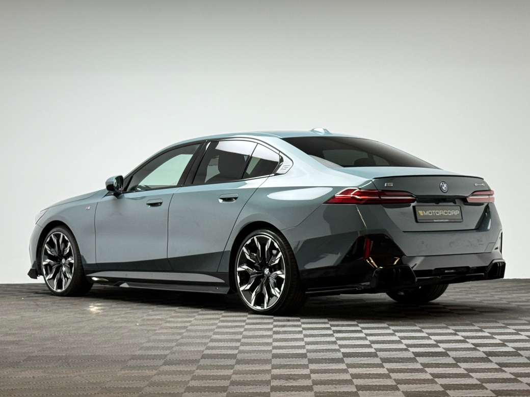 2024 BMW i5