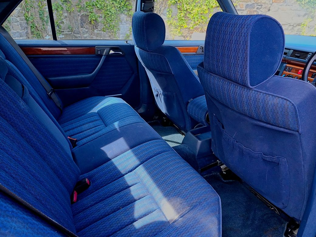 1991 Mercedes-Benz E 300