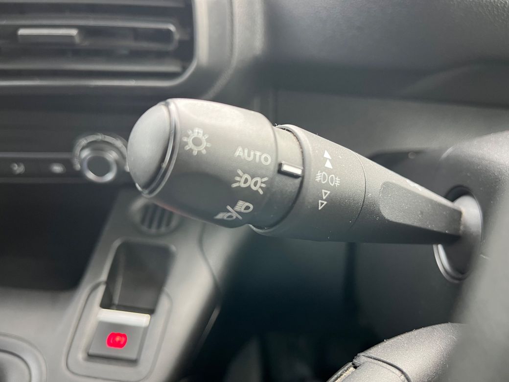 2021 Peugeot Partner