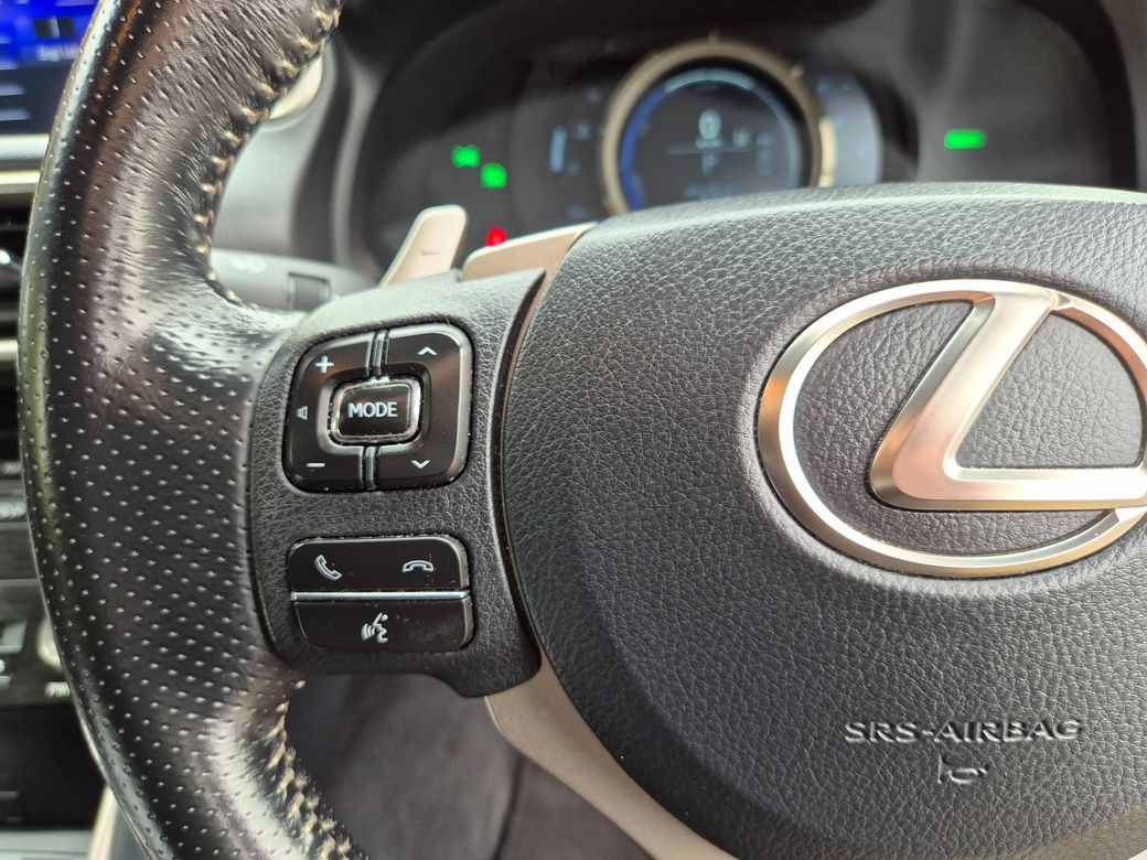 2017 Lexus IS 300h