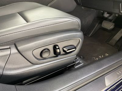 2025 Lexus ES 300h