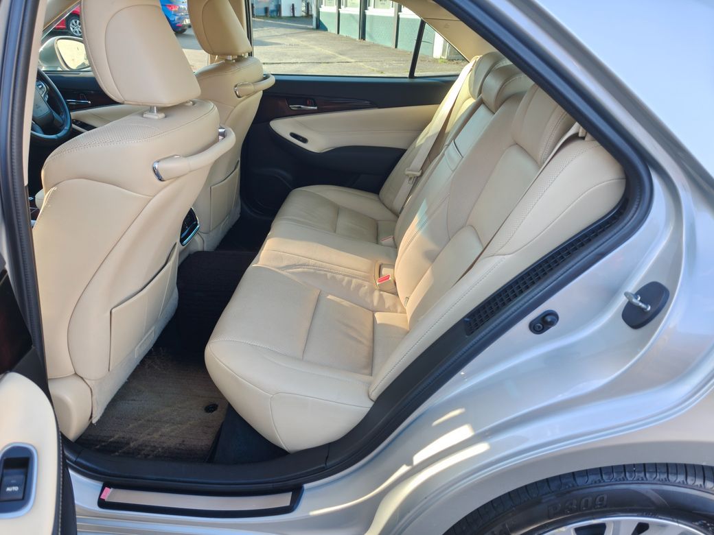 2016 Toyota Crown