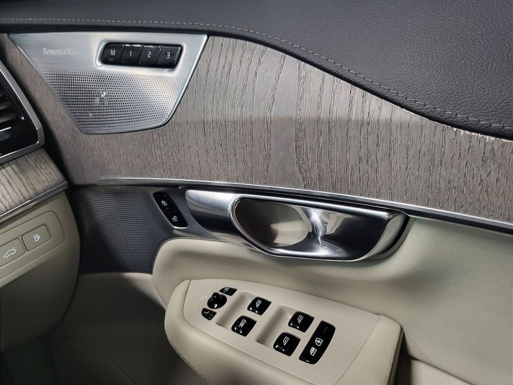 2023 Volvo XC90