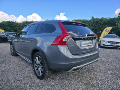 2018 Volvo V60 Cross Country