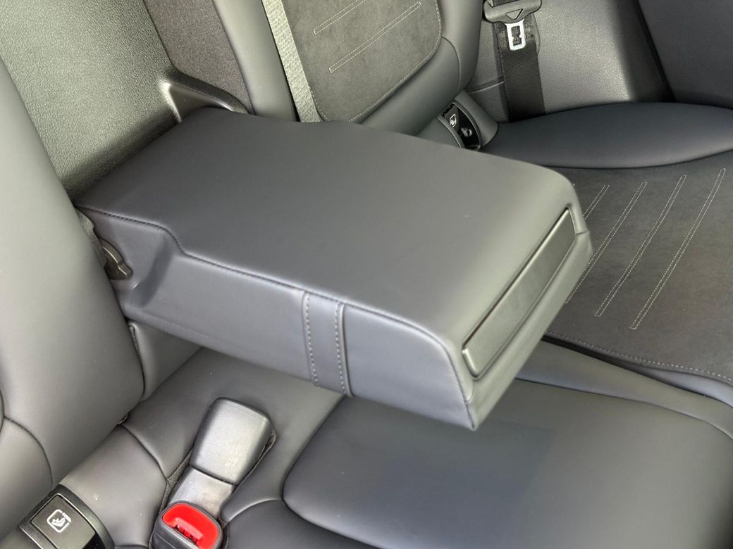 2025 Mercedes-Benz GLC Class