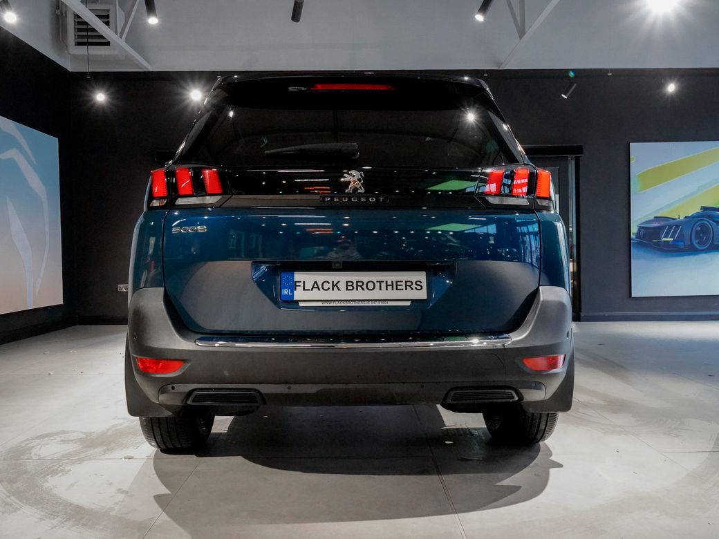 2023 Peugeot 5008