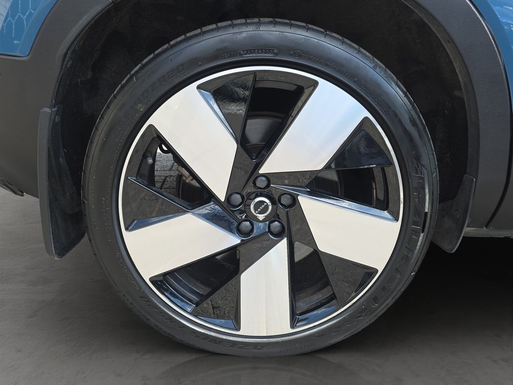 2023 Volvo XC40