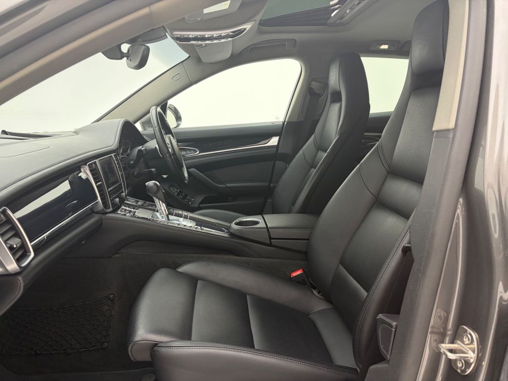 2016 Porsche Panamera