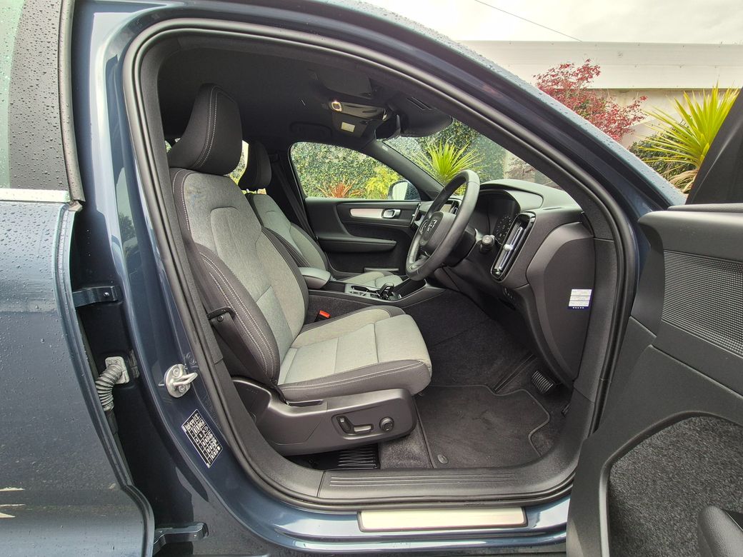 2022 Volvo XC40