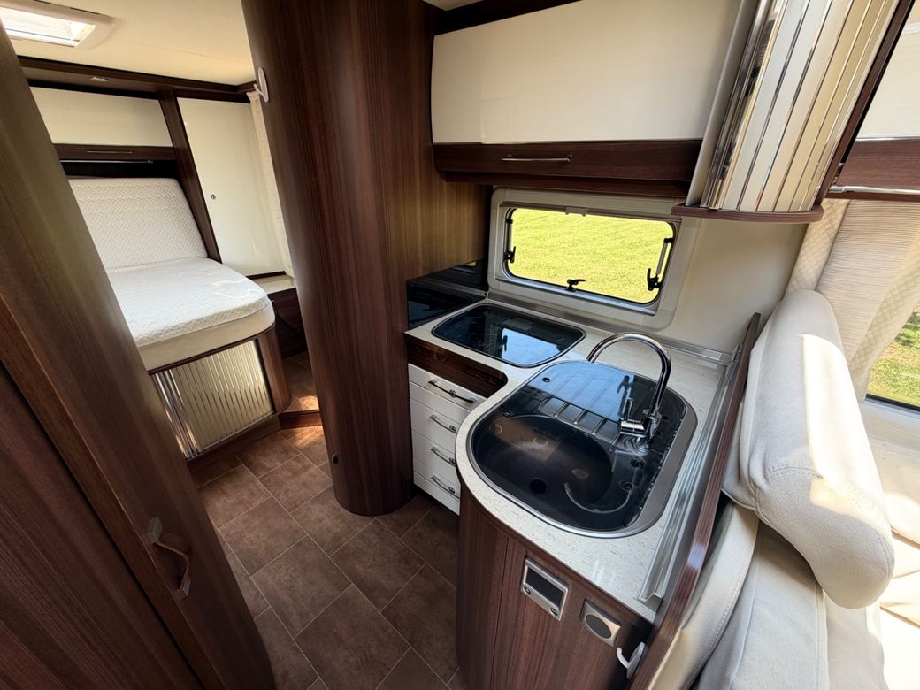 2014 BURSTNER AVIANO i727 R.H.D MANUAL C1 REQUIRED