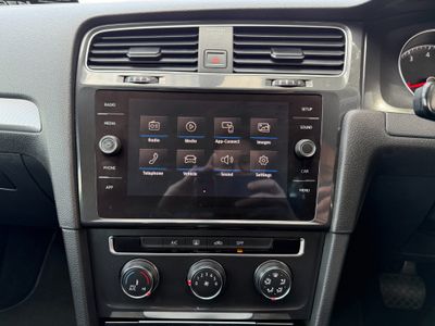 2018 Volkswagen Golf