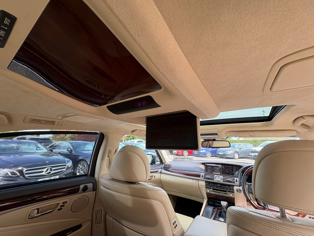 2015 Lexus LS