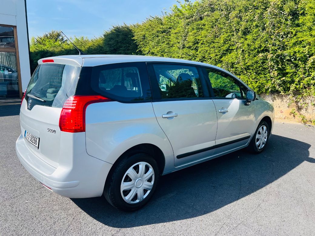 2012 Peugeot 5008